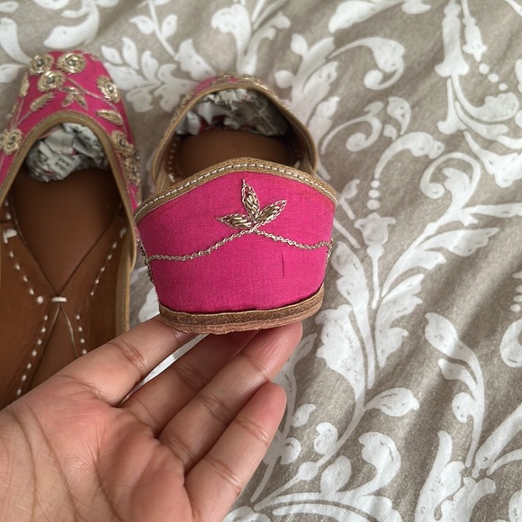 ✨2for15✨ Indian jutti with zari and stone work - Picture 2 of 4